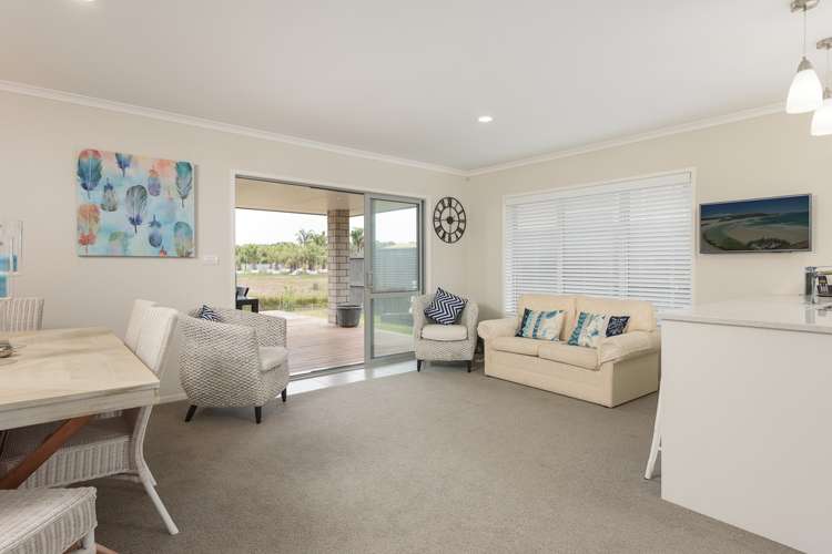 10 Celmisia Retreat Papamoa_3