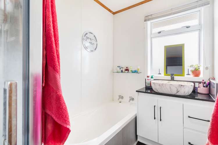 49 Beaumonts Way Manurewa_11