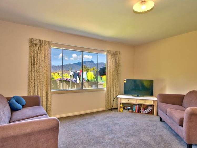 7 Greenstone Place Fernhill/Sunshine Bay_11