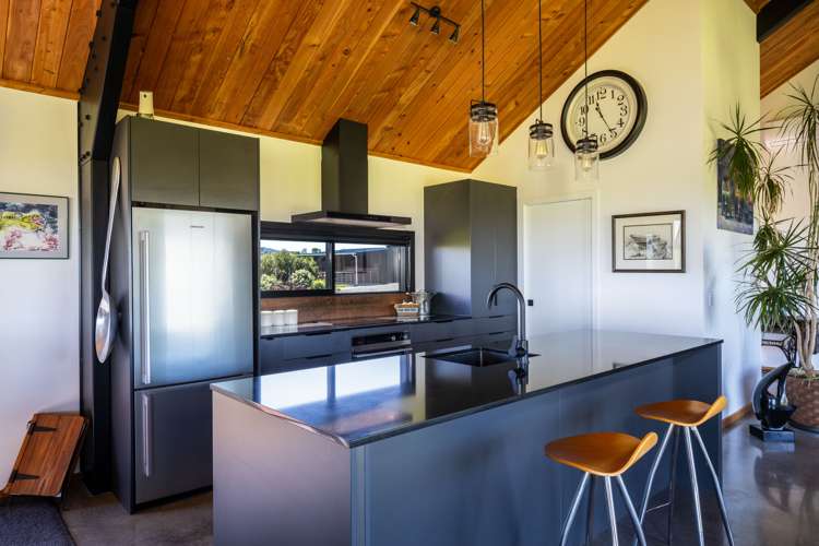 31 Kaihihi Road Okato_6