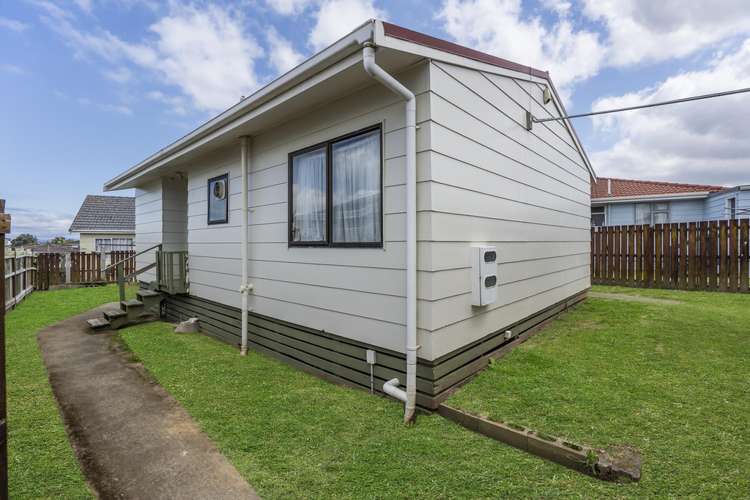 2/14 Hatherley Place Clendon Park_9