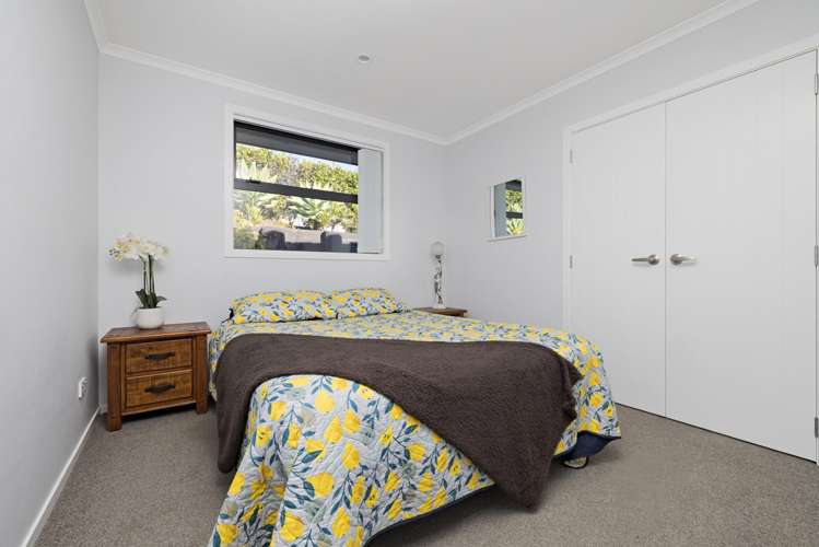 19 Ballintoy Park Drive Welcome Bay_14