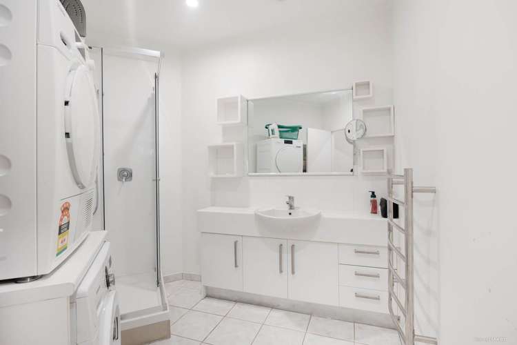 2I/71-75 Lorne Street City Centre_7