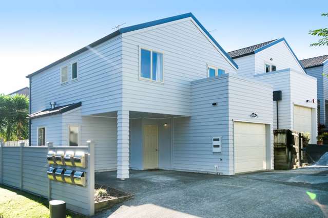 1/20 Fields Parade Oteha_1