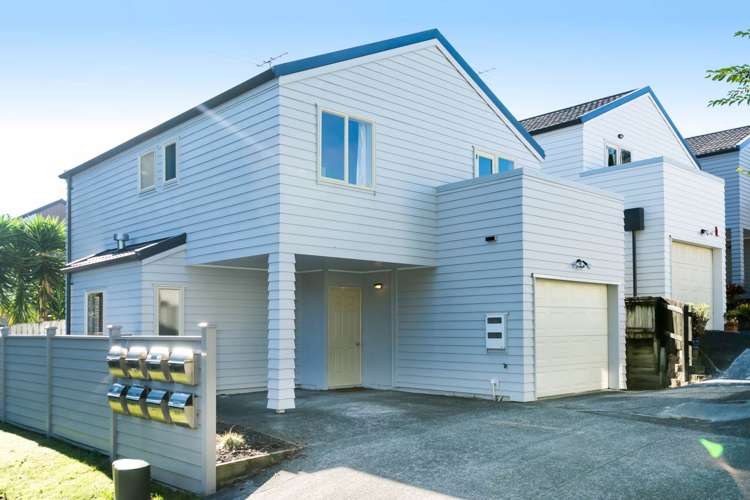 1/20 Fields Parade Oteha_1