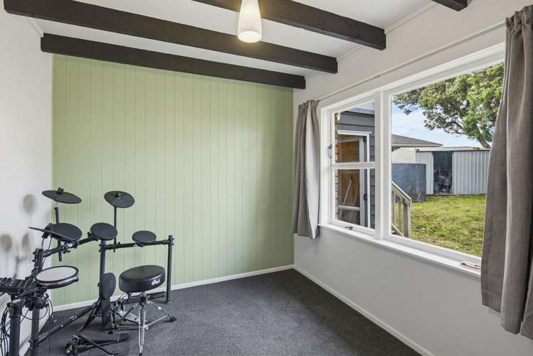 10 Arataki Grove Waitarere Beach_12