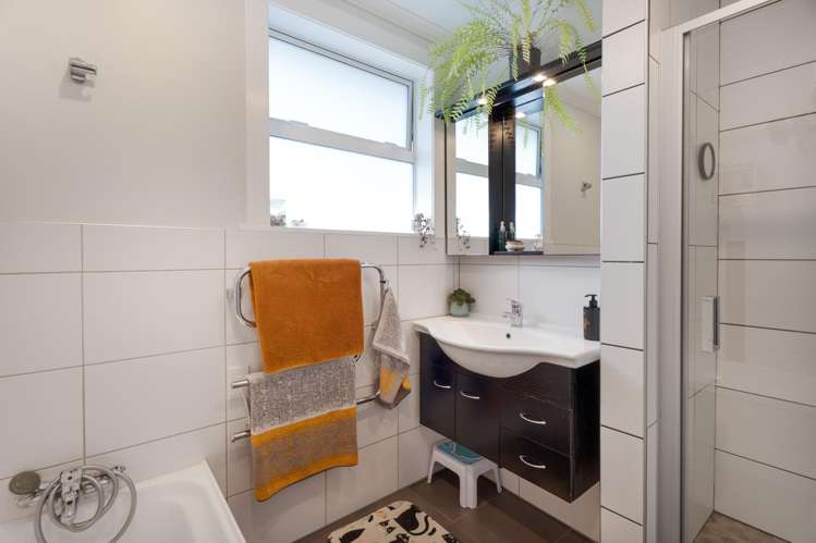 63 California Drive Totara Park_18