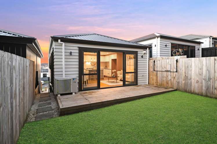 5 Puhakehake Place Flat Bush_15
