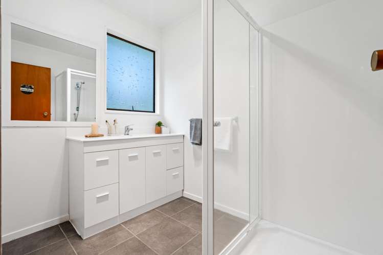 8 Tikorangi Place Morningside_9
