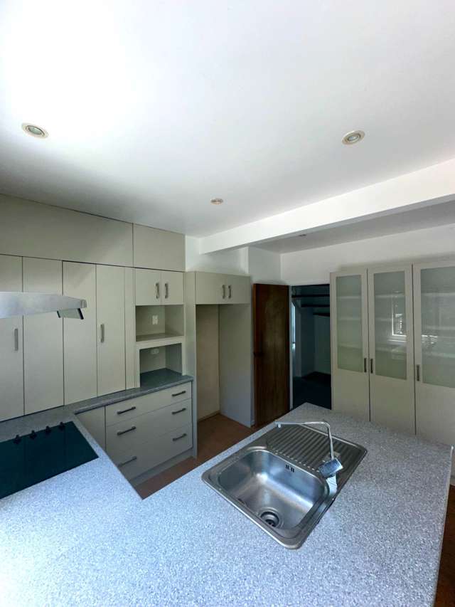 34 Ellesmere Crescent Pakuranga Heights_1