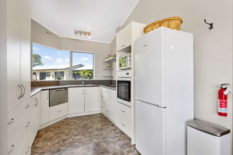 25E Violet Street Raglan_6