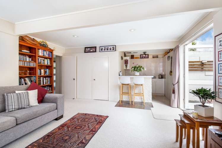 1/18 Holdaway Avenue Northcote_11