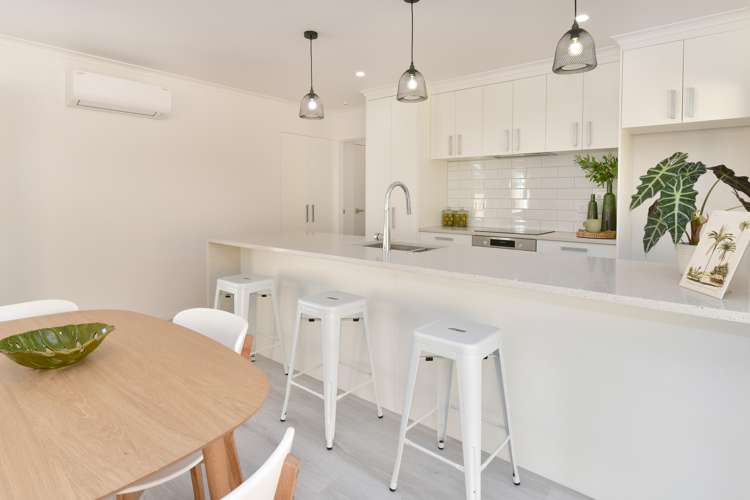 16b Forest Glen Orewa_6