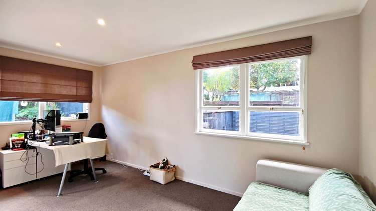 21 Rosecamp Road Beach Haven_9