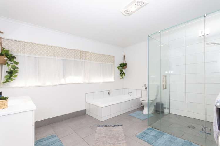 29 Johnstone Drive Fitzherbert_23