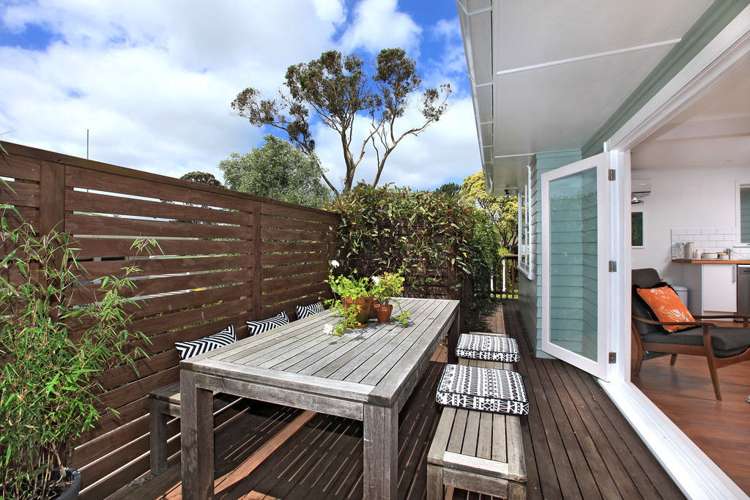 112 Cobham Crescent Kelston_7