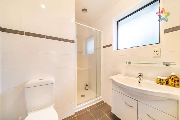 4 Gainsborough Grove Belmont_11