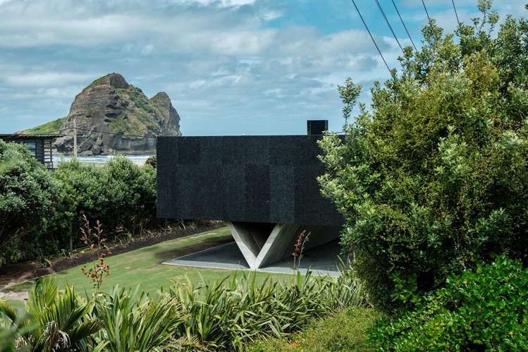  19 Marine Parade South Piha_3