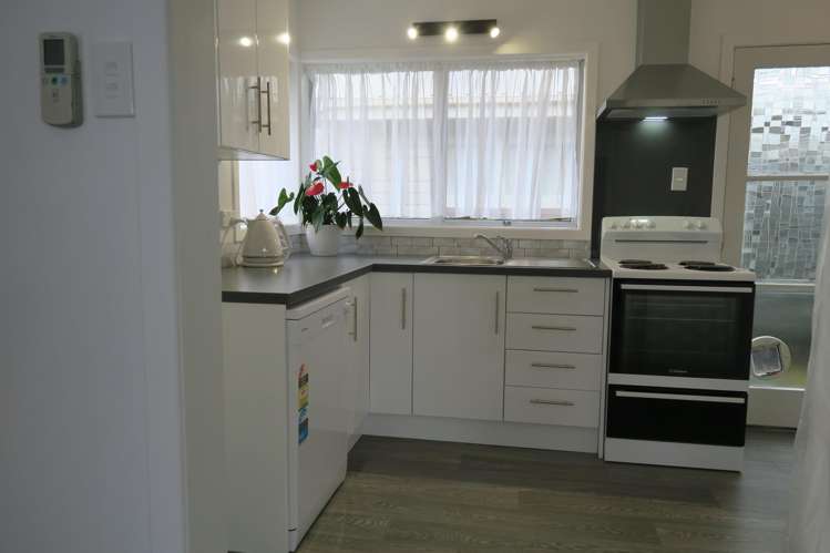 1/12 Crisp Avenue Pukekohe_0