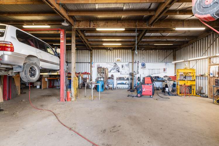 185 Centre Road Momona_31