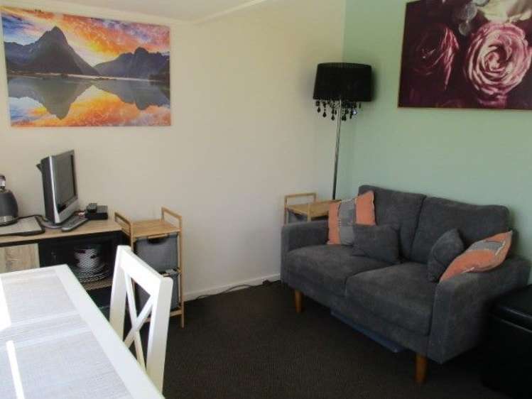 8 Greyhound Road Hokitika_9