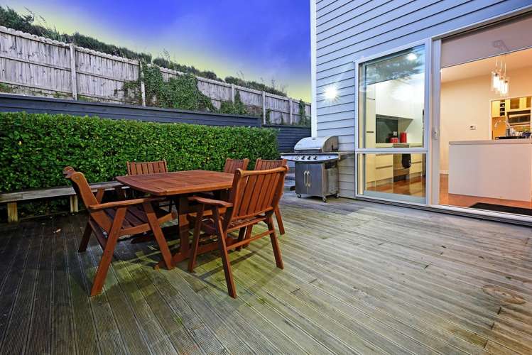 13 Fairhill Place Flat Bush_22