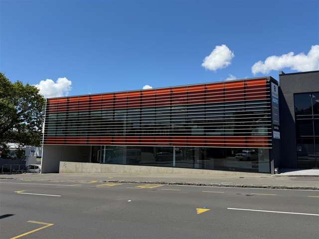 Modern Fitted Office in Grafton