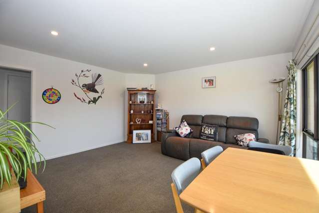 37 Ashmore Park Road Carterton_2