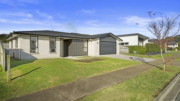 27 Awataha Crescent Pyes Pa_12