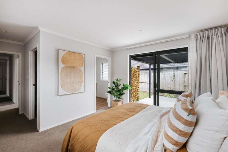 106 Whakaturou Crescent Pyes Pa_13