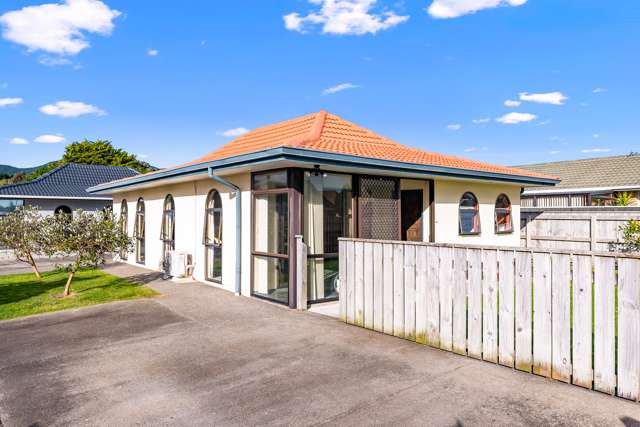 1/118 Hillcrest Road Raumati Beach_1