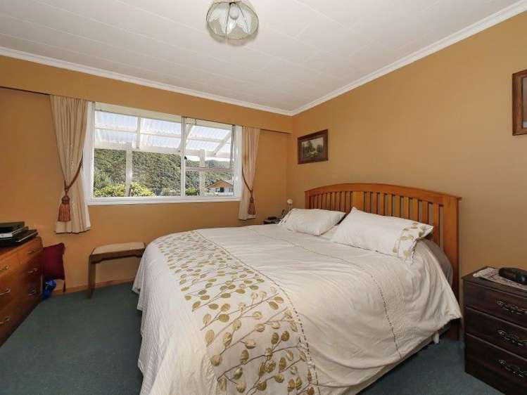 252 Waikawa Road Waikawa_12