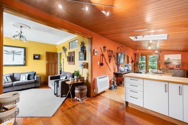 Johnsonville Gem - Sun, Views and Privacy