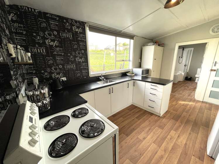 1 Allan Street Clinton and Surrounds_5