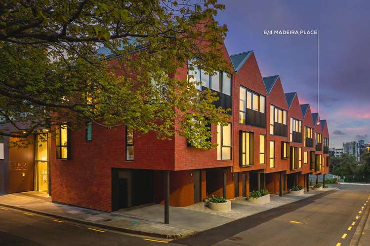 6/4 Madeira Place Grafton_1