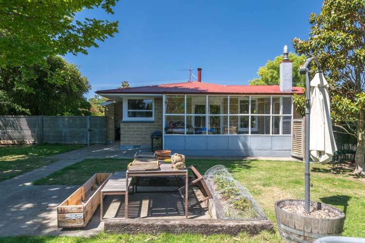 33 Waters Avenue Burleigh_6