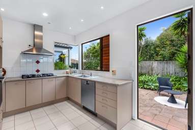 9/171 Riddell Road_2