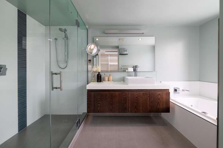 10 Hatton Court Northwood_15