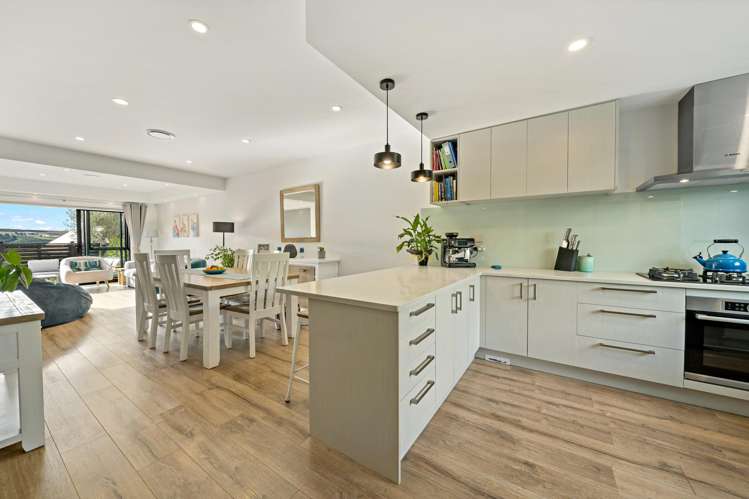 15 Moki Place Long Bay_9