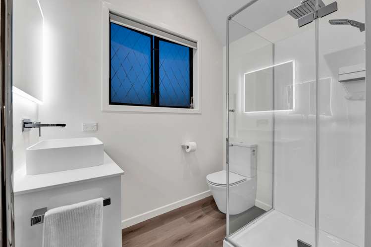 76a Paynters Avenue Strandon_17