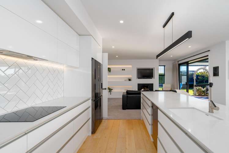 11 Minorca Lane Burwood_19