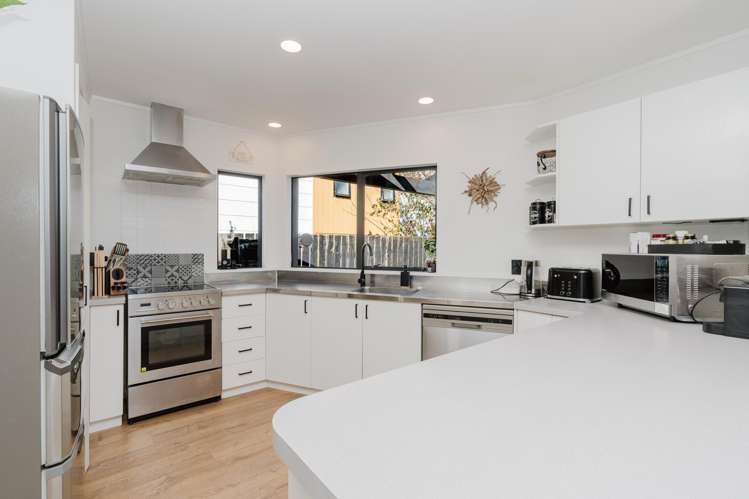 32 Balmerino Crescent Pukete_5