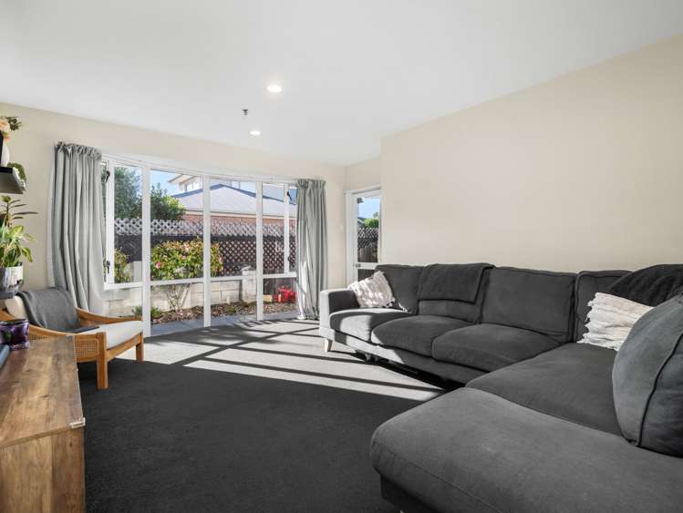 2/61 Laing Crescent_5