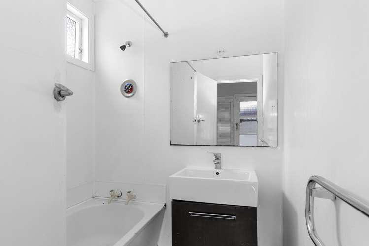 71 Hair Street Wainuiomata_5