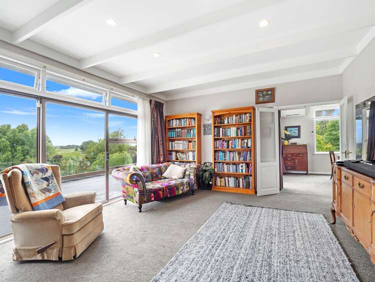 62 Halcolmbe Road Feilding_16