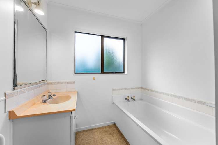 1 STELLA DRIVE Clarks Beach_16