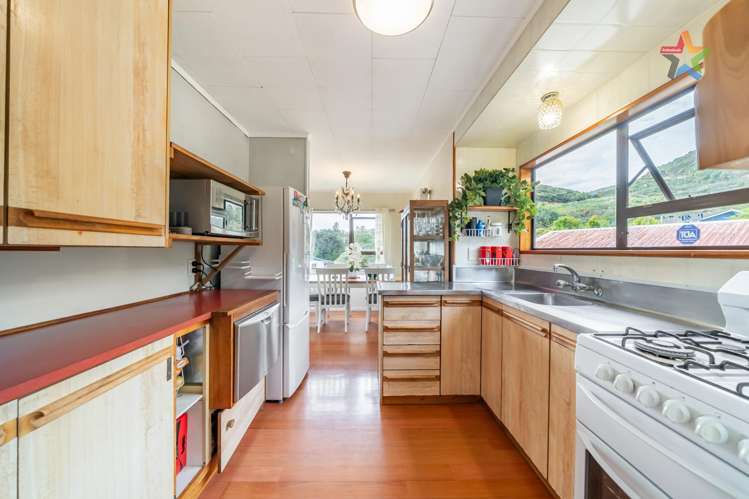 56 Antrim Crescent Wainuiomata_7