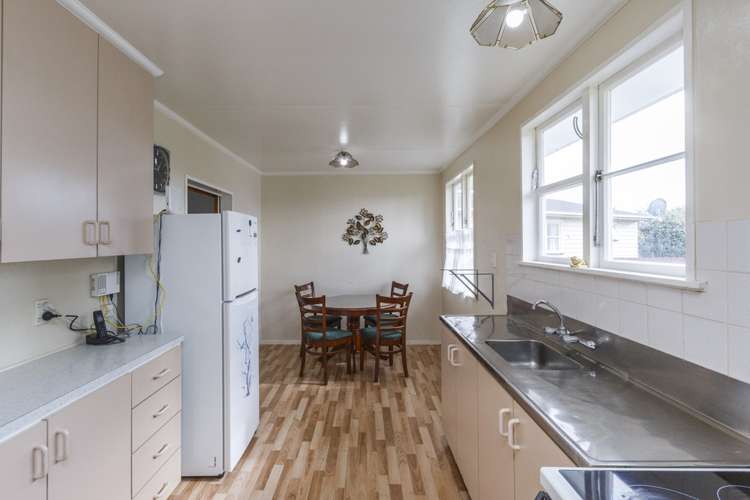 17 Cavendish Crescent Awapuni_6