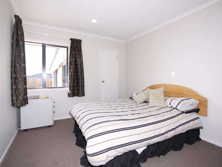 23 Montague Grove Stratford_13