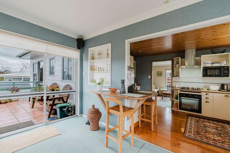 18b Ridgeway Place Glenview_3